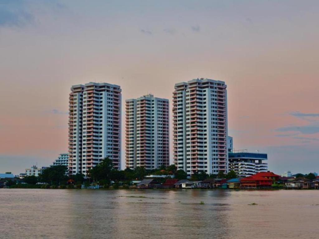 The Rich Hotel Nonthaburi Exterior photo